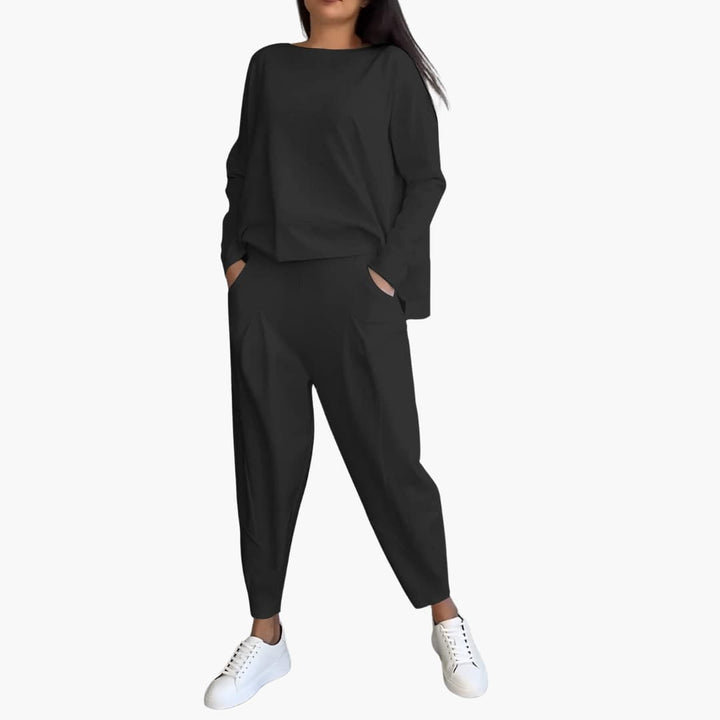 Anna | Comfortable two-piece set with round neck