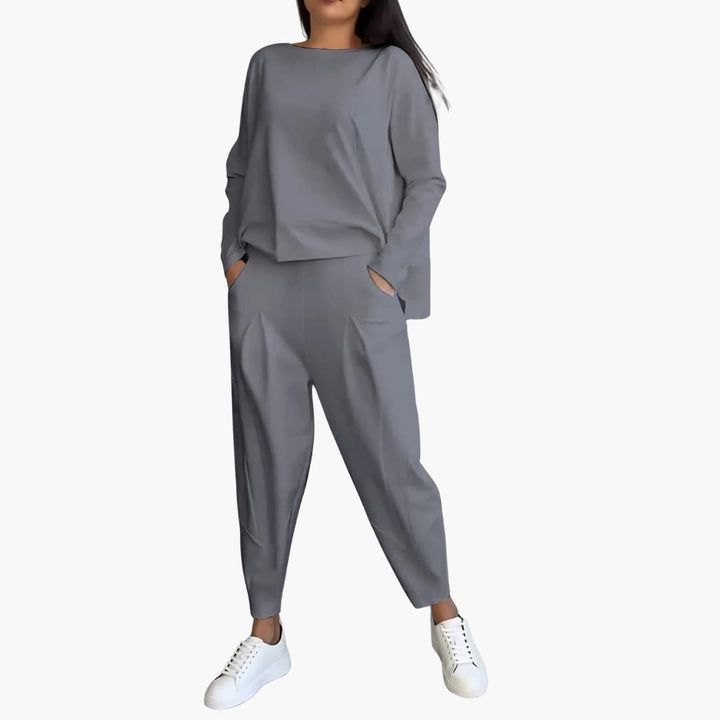 Anna | Comfortable two-piece set with round neck
