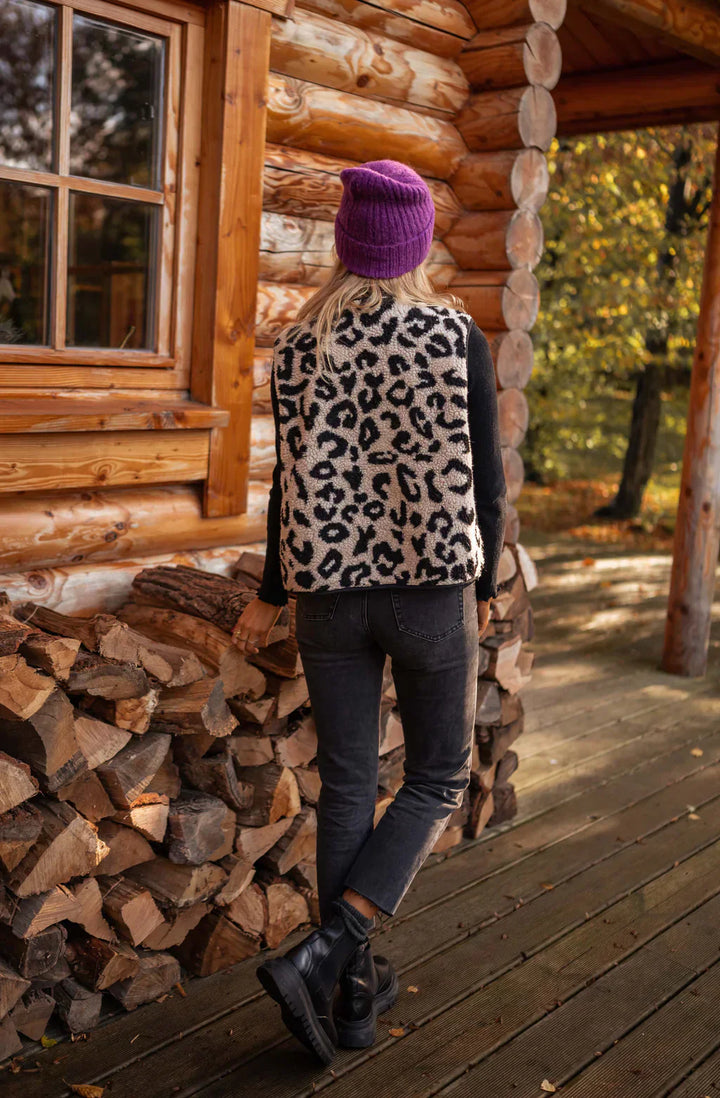 ASTRID  | The Leopard Knit Vest