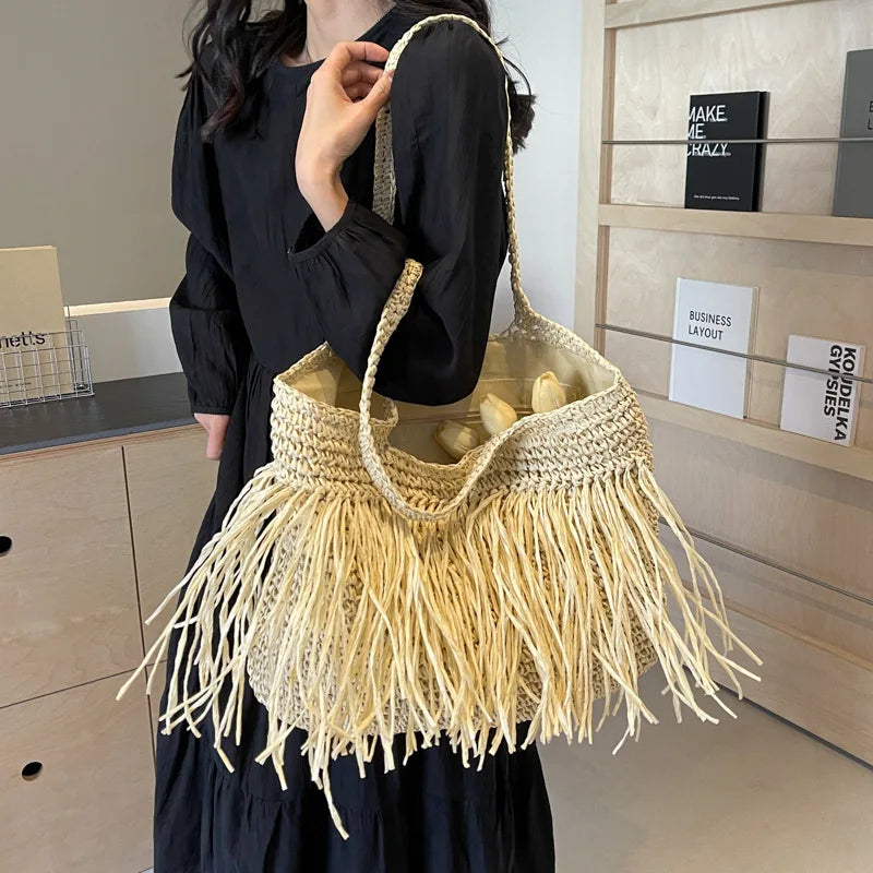 Woven Bag with Fringes – Natural and Boho Style