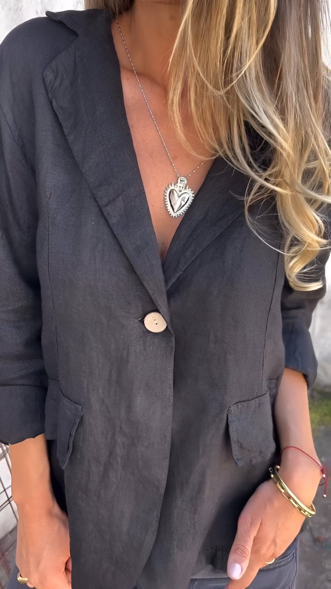 Ellie   | Minimalist Blazer