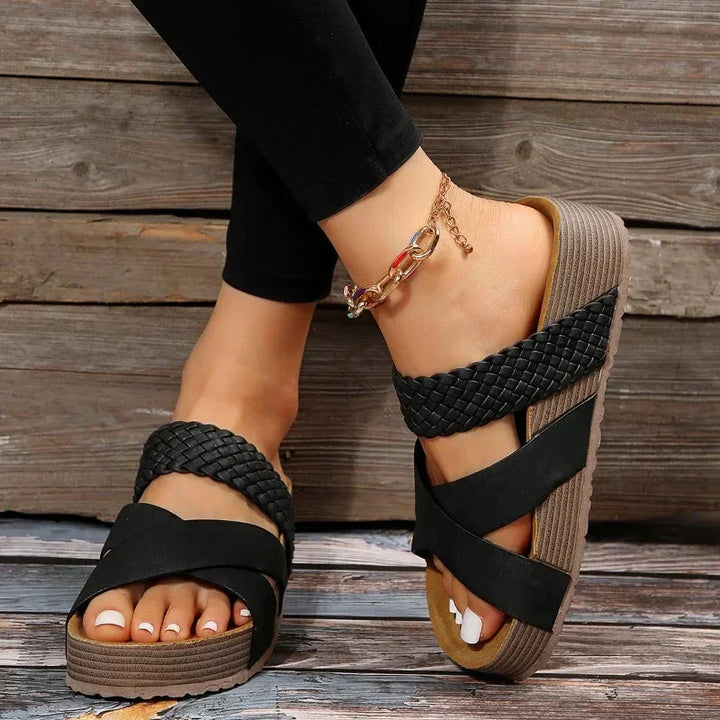 Comfortable and breathable women's sandals